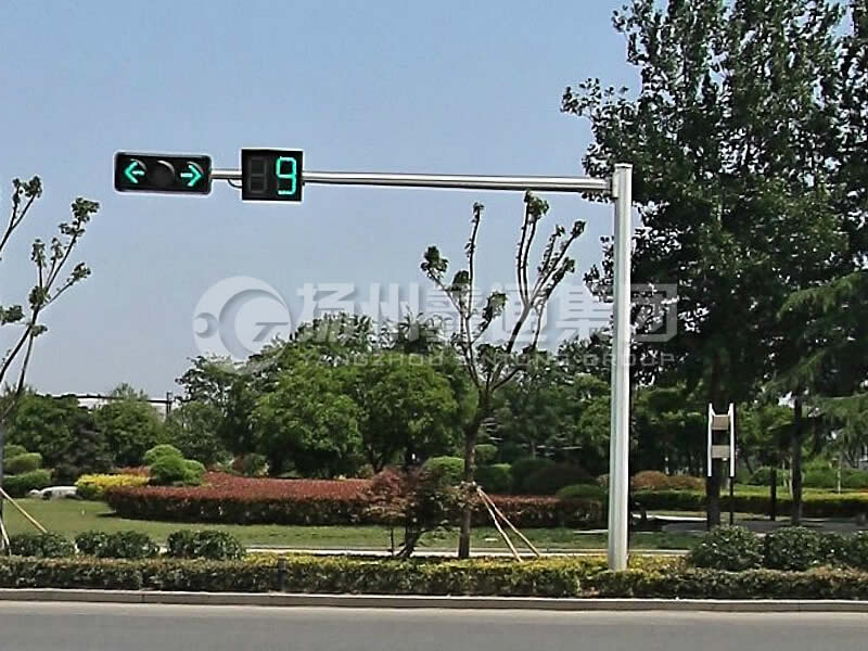 XHDG-035，L型八棱信號(hào)燈桿，丁字路口